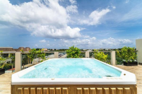 2 BD Suite with Balcony Gym Rooftop Pool
